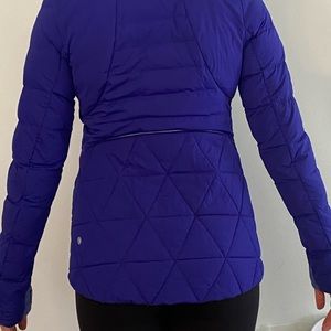 LULULEMON RUNNING JACKET SIZE 8